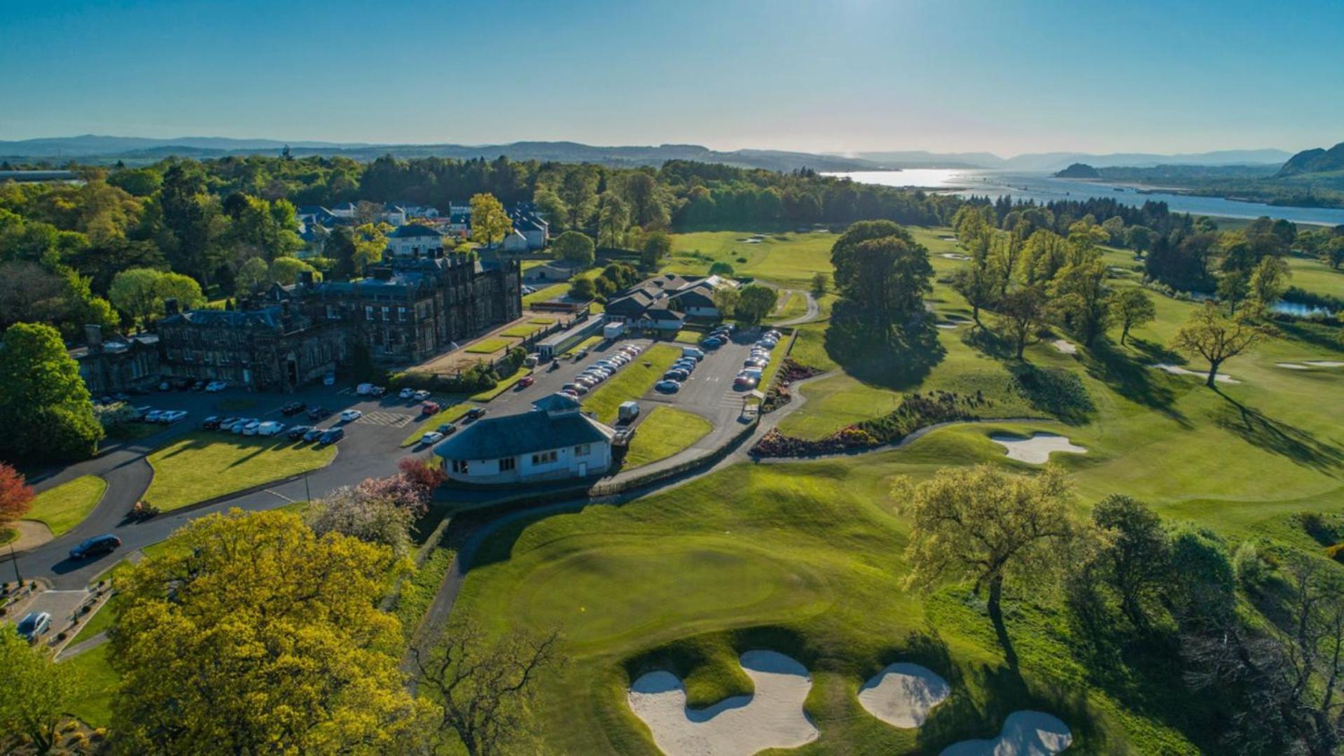 Mar Hall Golf & Spa Resort Bishopton  Buitenkant foto The 18th hole at the Old Course, with the clubhouse in the background